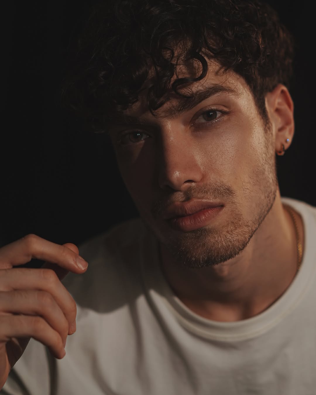 Somewhere between light and shadow…
.
.
.
@agmodels.in 
@dmr_model_mgt 
@hxa_art 
.
.
.
.
.
.
.
#model #modeling #explorepage #explore #phot