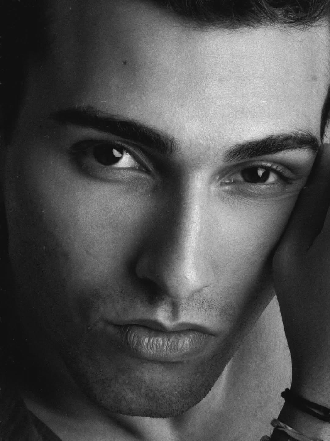 I have embarked on a path with the commitment never to turn back.

#modelmaking #fotomodel #edit #modelphoto #modeling